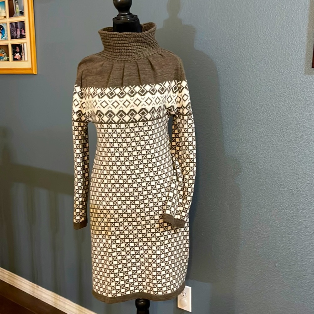 Fobya brown and white knit dress size L/XL